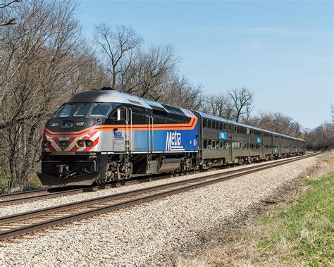 Metra MP36 Heading Into Chicago Photograph by Thomas Visintainer - Pixels