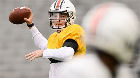 Auburn Football: Previewing the quarterback position