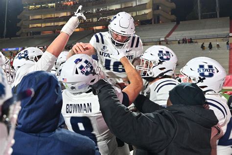 College Football Starting Quarterback Leaving School To Become Navy ...