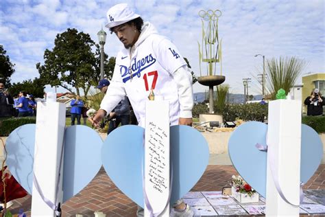 Dodgers uniform number changes for 2023, plus other miscellaneous notes ...