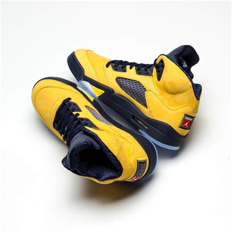 Official Looks at This Weekend's "Michigan" Air Jordan 5 | HOUSE OF HEAT