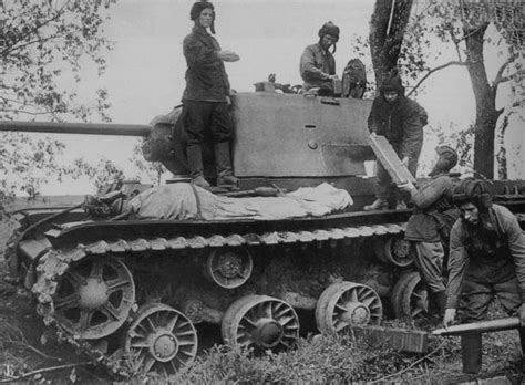 KV-1 heavy tank, 1942 | Aircraft of World War II - WW2Aircraft.net Forums