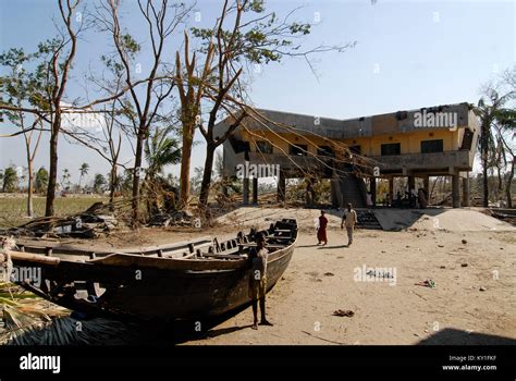 Bangladesh cyclone shelter hi-res stock photography and images - Alamy