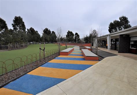 Kororoit Creek Primary School – Amphitheatre – Brocor Landscaping