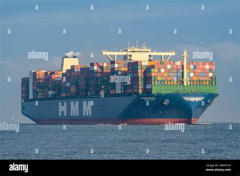 container ship HMM Algeciras on the river Elbe Stock Photo - Alamy