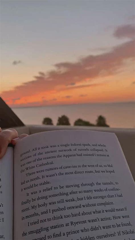 Reading aesthetic, reading, aesthetic, reading outside, reading outdoors, aesthetic | Book ...