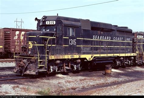 SCL 1315 Seaboard Coast Line EMD GP30 at North Charleston, South Carolina by David Harris ...