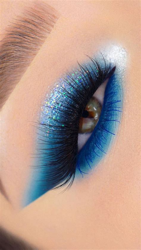 Blue sparkly eye makeup look tutorial for christmas – Artofit