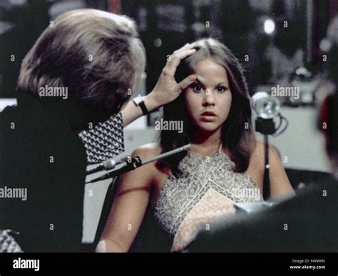 Louise fletcher linda blair exorcist ii hi-res stock photography and images - Alamy