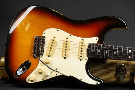 1970 Fender Stratocaster – Sunburst – GuitarPoint