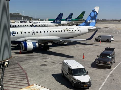 Review: JetBlue Airways E190 Economy Class