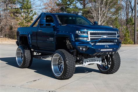 Twin-Turbo, Lifted Chevrolet Silverado Is an Award-Winning, Custom ...