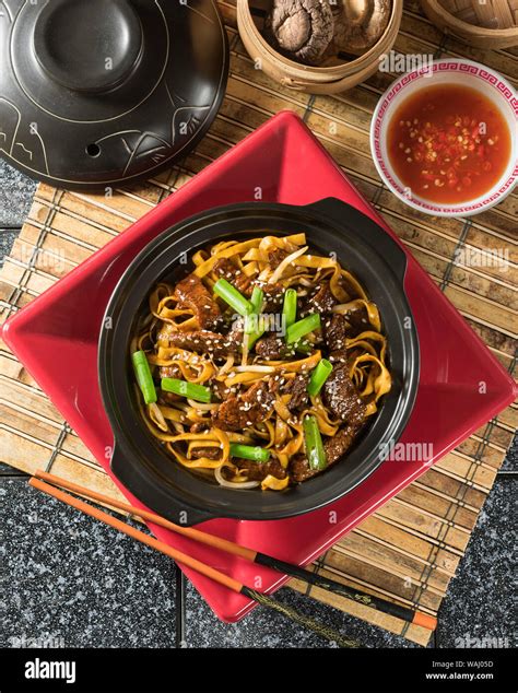 Cantonese hi-res stock photography and images - Alamy