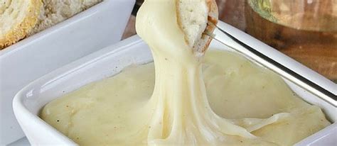 White Wine Swiss Cheese Fondue - Drink-Milk.com