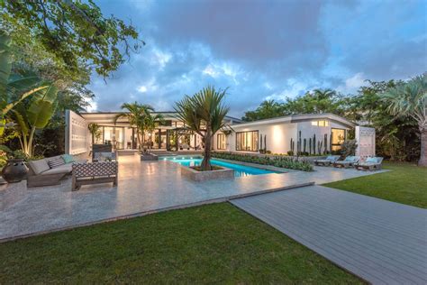 Jean-Louis Deniot’s midcentury modern home in Miami Beach seeks $8.5M - Curbed Miami