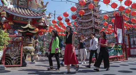 Asia travel hotspots quiet as Chinese tourists stay away | Destination ...