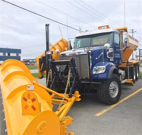 Freightliner 122SD Snow Plow | Snow plow truck, Snow plow, Plow truck