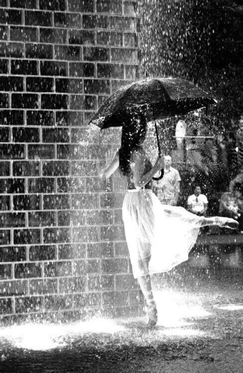 Pin by William Guerriero on "MONOMANIA"... our Monochrome obsession ... | Dancing in the rain ...