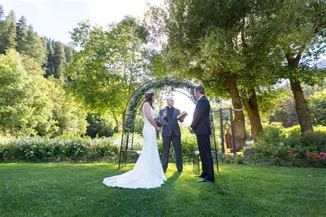 Our 9 Best Outdoor Wedding Photography Tips