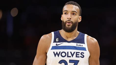 Timberwolves' Rudy Gobert gives health update after serving team ...