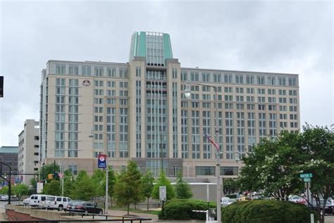 Rooftop Pool - Picture of Renaissance Montgomery Hotel and Spa at the Convention Center ...