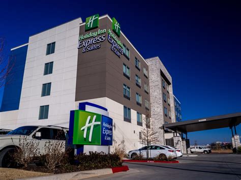 Holiday Inn Express & Suites OKC Airport