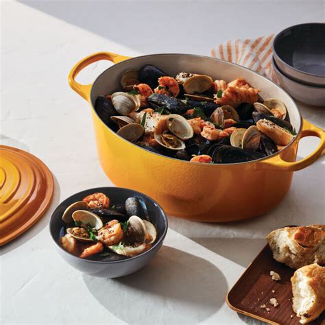 Oval Dutch Oven | Le Creuset®