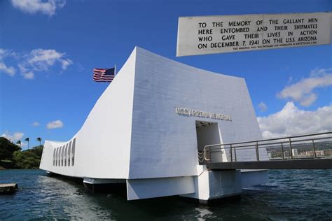 USS Arizona Memorial Tour & Missouri Battleship Tour Combo