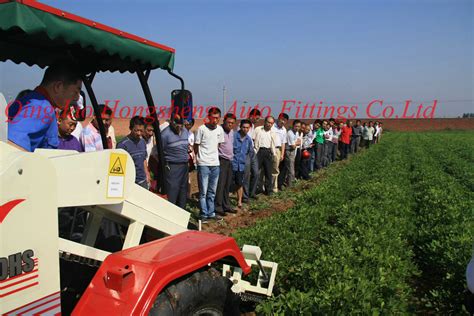 Peanut Harvesting Machine (4HB-2A) - China Harvesting Machine and Harvester Machine