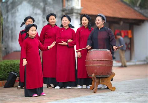 Hosting Tết customs to keep tradition alive