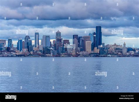 A view of the Seattle skyline as night approaches Stock Photo - Alamy