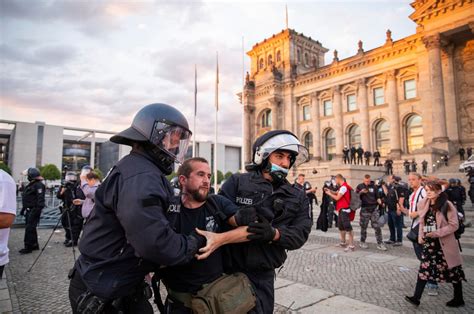 Germany police arrest 300 as far-right protesters storm parliament