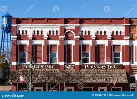 Downtown Grand Ledge editorial stock photo. Image of midwest - 298494708