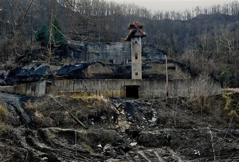 Eastern Kentucky's Struggle With Water Symbolizes America's Crumbling ...