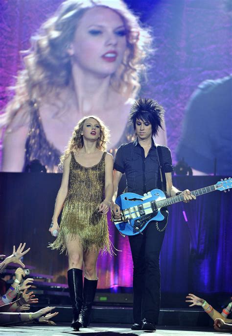 Speak Now World Tour: London, England [March 30th, 2011] - Speak Now Photo (21589632) - Fanpop