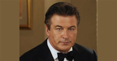 Alec Baldwin confirms he's staying on '30 Rock'