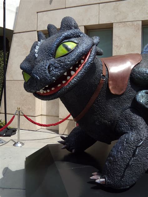 Toothless Night Fury dragon from How to train your Dragon... | Hollywood Movie Costumes