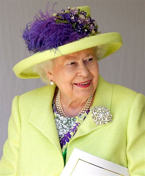 Queen Elizabeth II’s Best Brooches of All Time: Pics