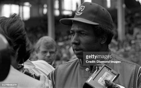 Manager Frank Robinson Photos and Premium High Res Pictures - Getty Images