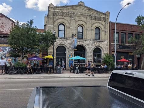 Kings Head Pub – Winnipeg Patios