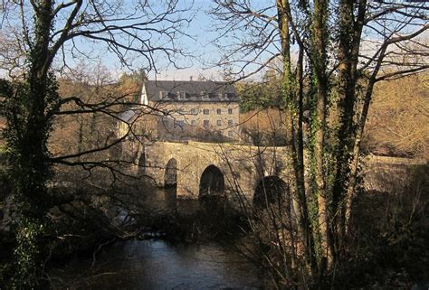 Staverton Bridge and Mill © Derek Harper cc-by-sa/2.0 :: Geograph Britain and Ireland