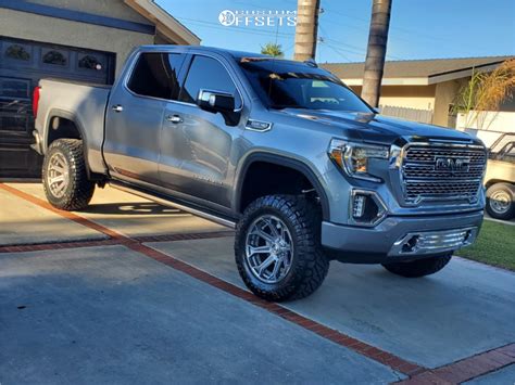 2020 GMC Sierra 1500 Aggressive > 1" outside fender on 20x10 -18 offset Fuel Siege and 275/65 ...