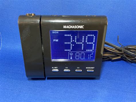 Magnasonic MM176K Projection Alarm Clock With Am/fm Radio Battery Backup - Alarm Clocks & Clock ...