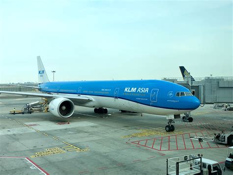 Flight Review: KLM | DONSTRAVELS