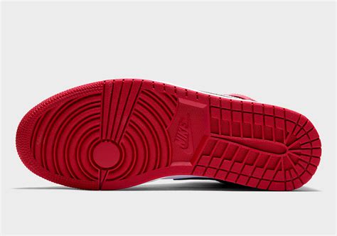 Air Jordan 1 Mid Chicago 554724-173 Release Date | SneakerNews.com