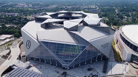 The Atlanta Falcons' Revolutionary New Stadium Is Unlike Any Other You've Seen - YouTube