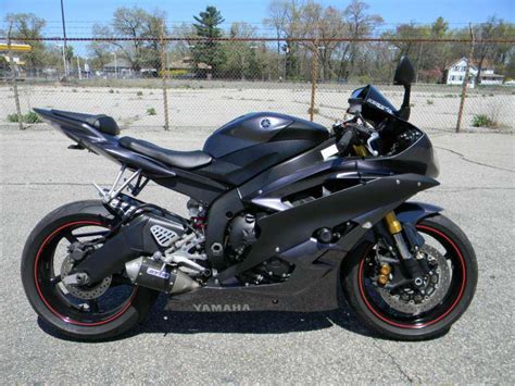 Buy 2006 Yamaha YZF-R6 Sportbike on 2040-motos