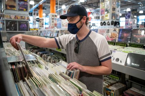 Amoeba Records opens the doors to its massive new store in Hollywood – Daily News