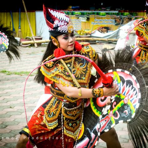 TARI JARANAN : Sejarah, Properti, Asal, Gerakan dan Pola Lantai