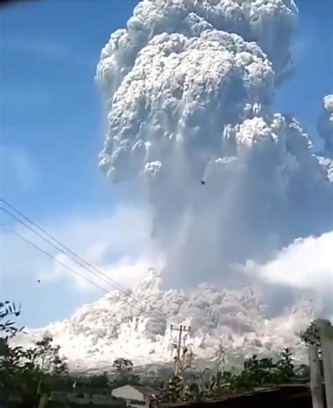 Gunung Merapi Kembali Erupsi, Potensi Bahaya Capai 7 Kilometer ...